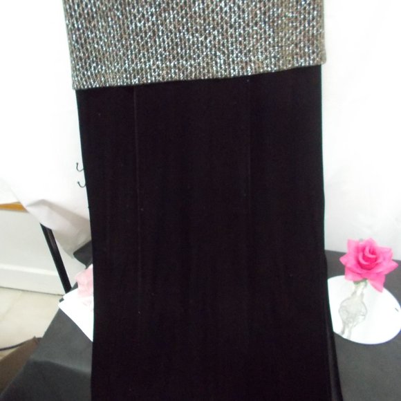 EUC Ladies shimmering long dress size 14 - Picture 2 of 4